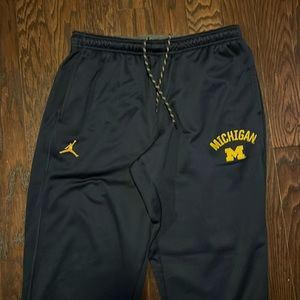 Men’s University of Michigan Jordan sweatpants XL.